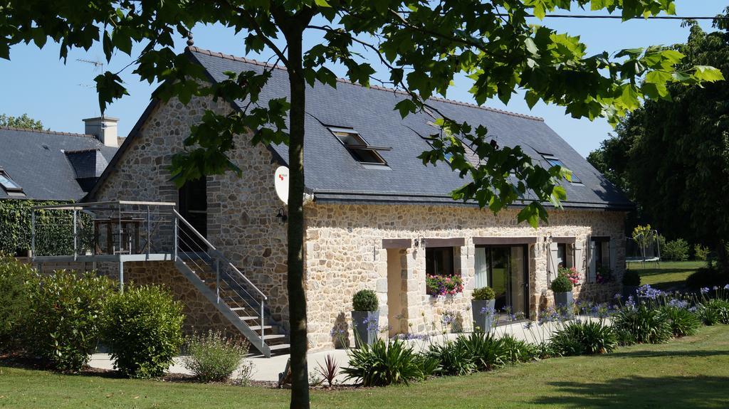 A L'Oree Du Bois Pommerit-le-Vicomte Room photo