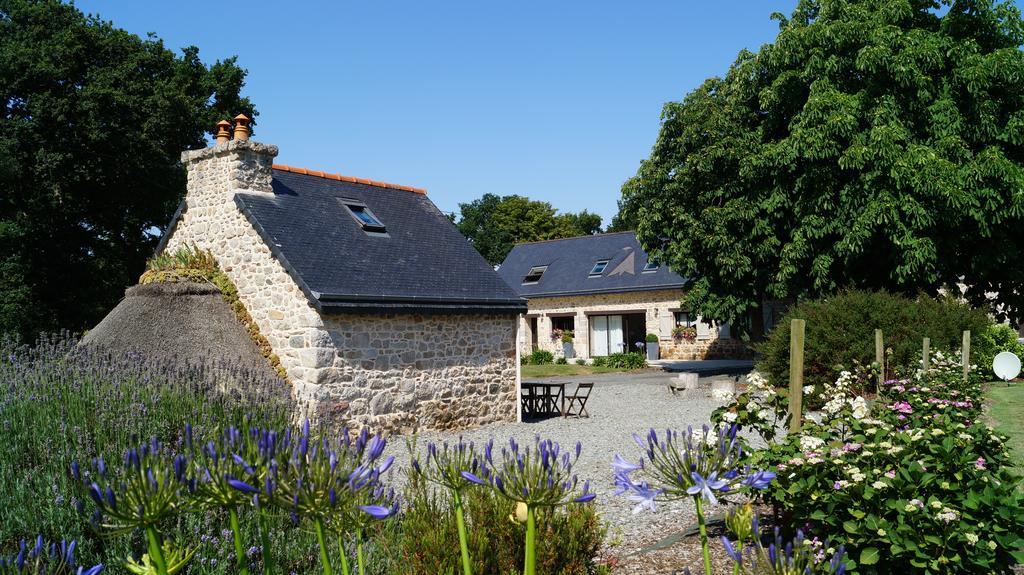 A L'Oree Du Bois Pommerit-le-Vicomte Exterior photo